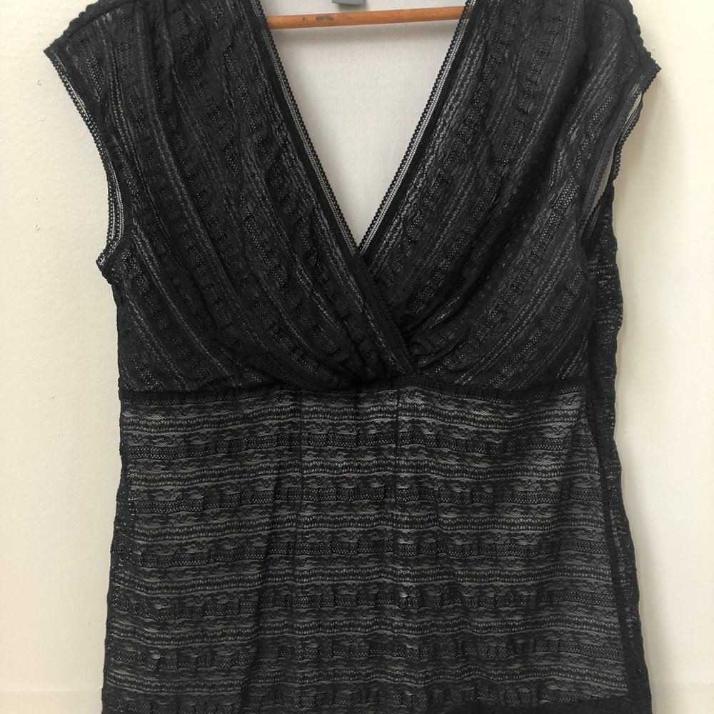 Ann Taylor black lace sleeveless, fully lined